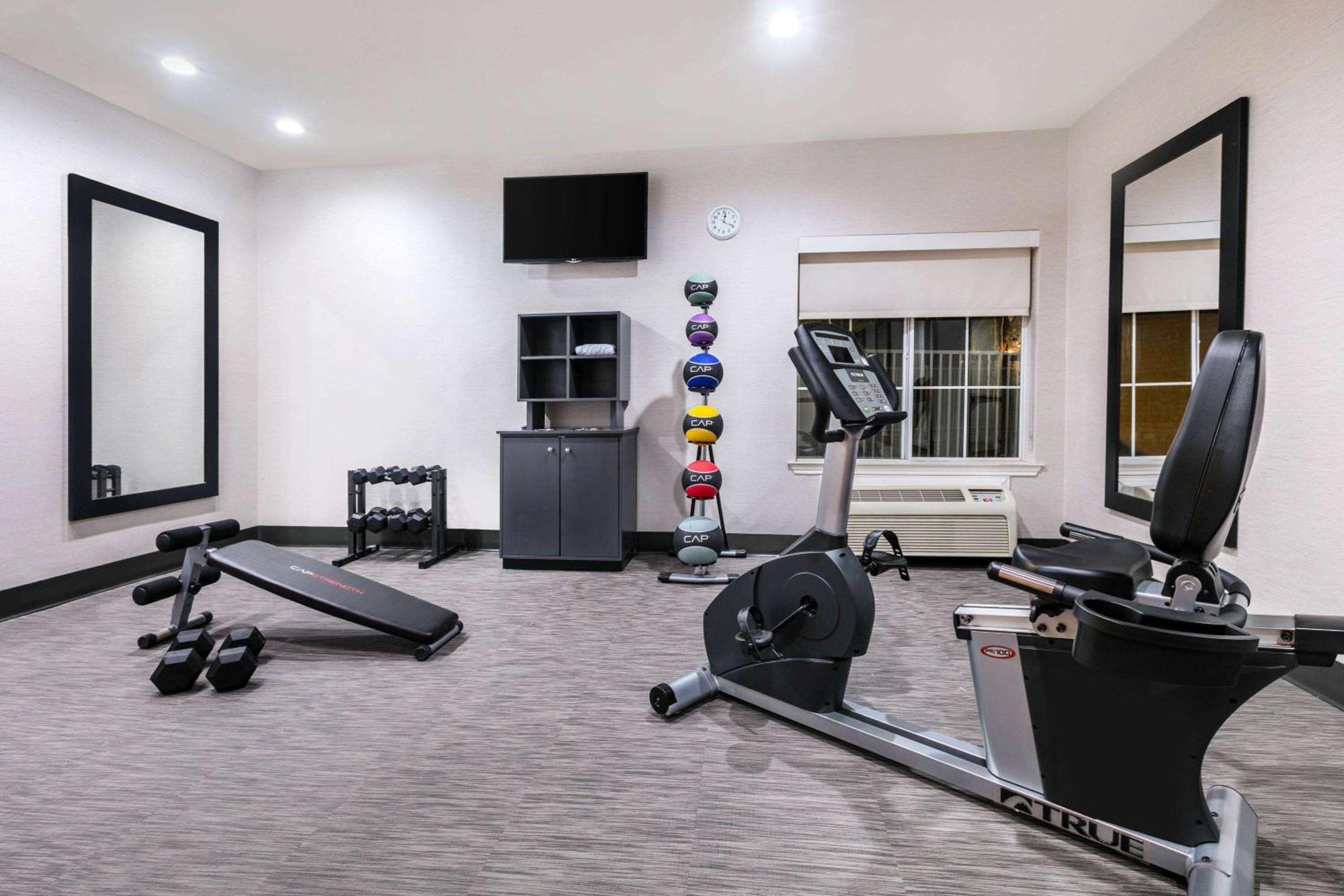 La Quinta By Wyndham Fredericksburg Hotel Ngoại thất bức ảnh