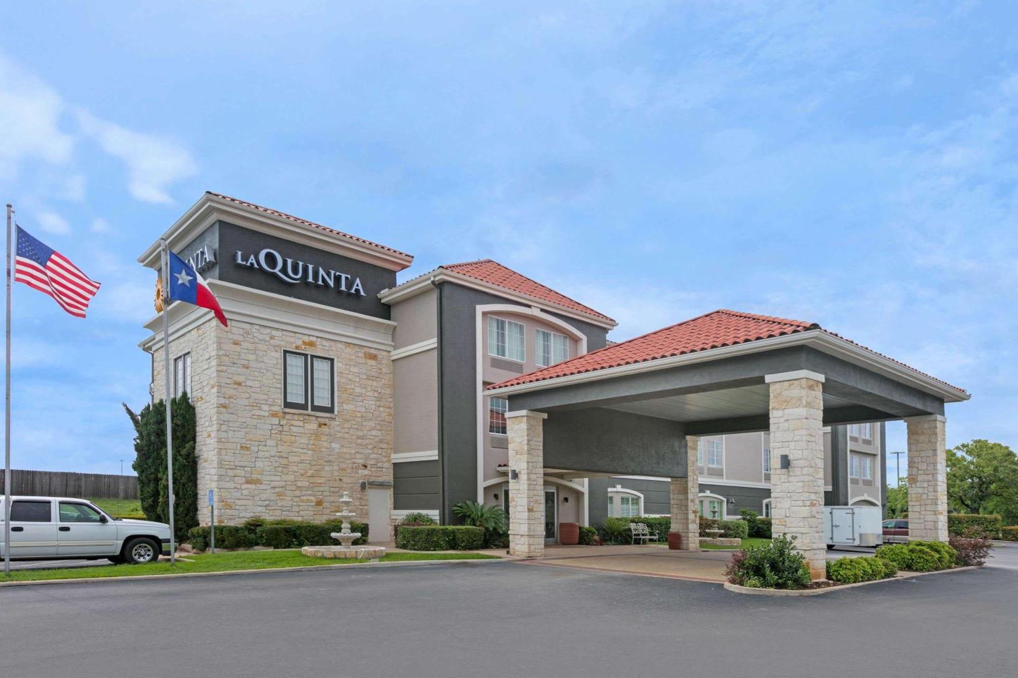 La Quinta By Wyndham Fredericksburg Hotel Ngoại thất bức ảnh