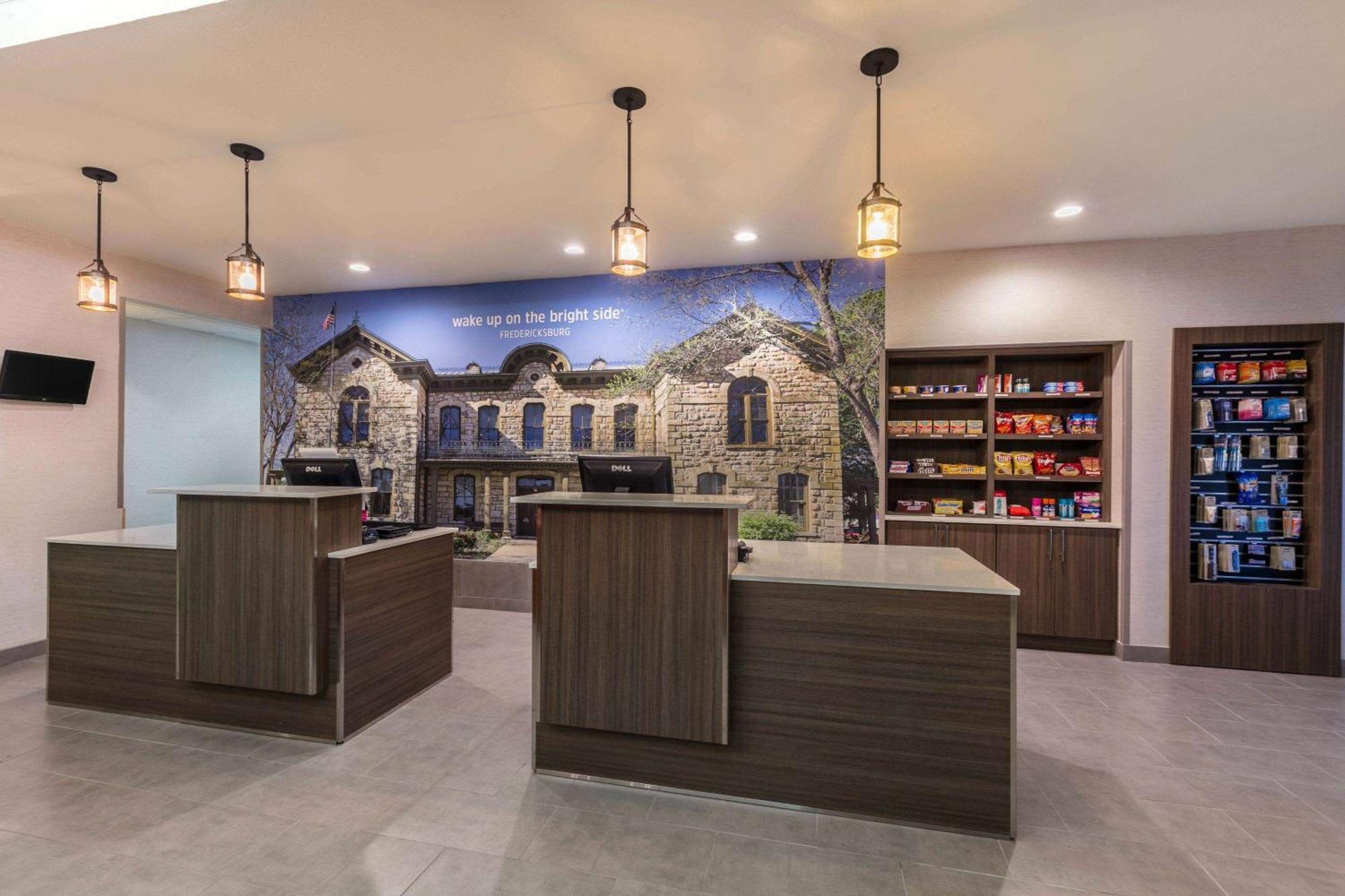 La Quinta By Wyndham Fredericksburg Hotel Ngoại thất bức ảnh