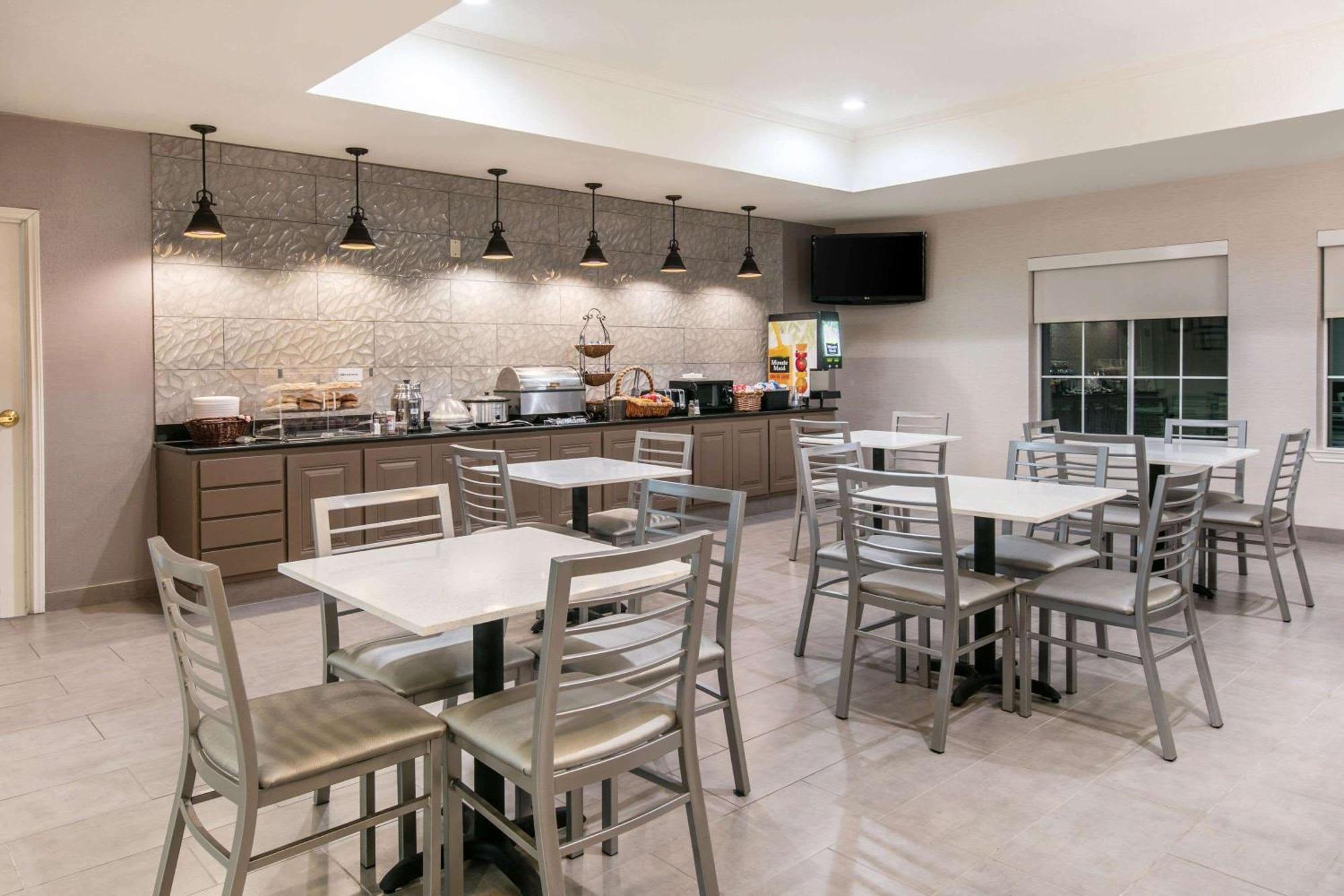 La Quinta By Wyndham Fredericksburg Hotel Ngoại thất bức ảnh