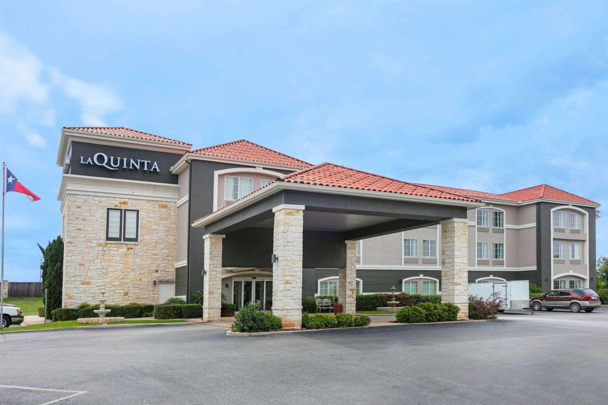 La Quinta By Wyndham Fredericksburg Hotel Ngoại thất bức ảnh