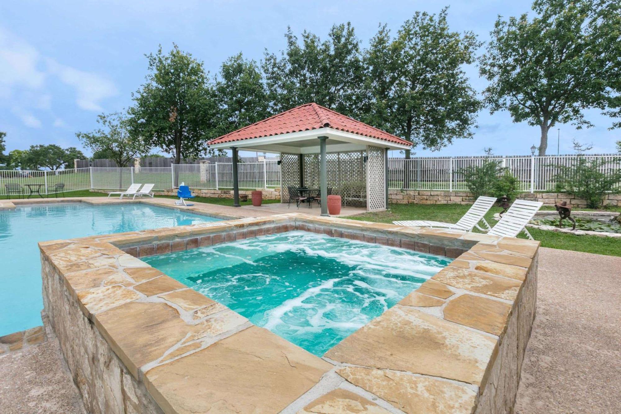 La Quinta By Wyndham Fredericksburg Hotel Ngoại thất bức ảnh